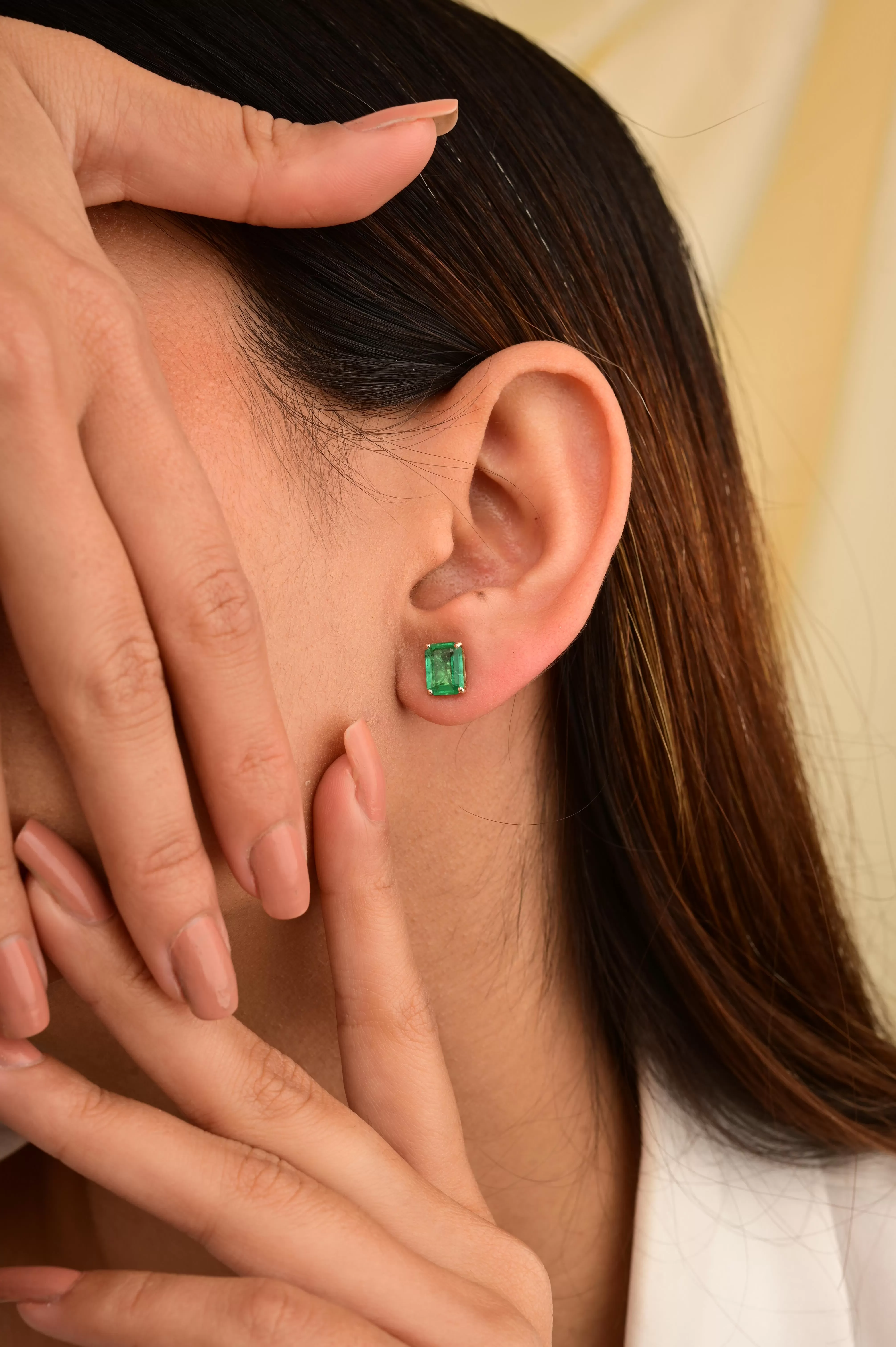 18K Solid Gold Emerald Gemstone Stud