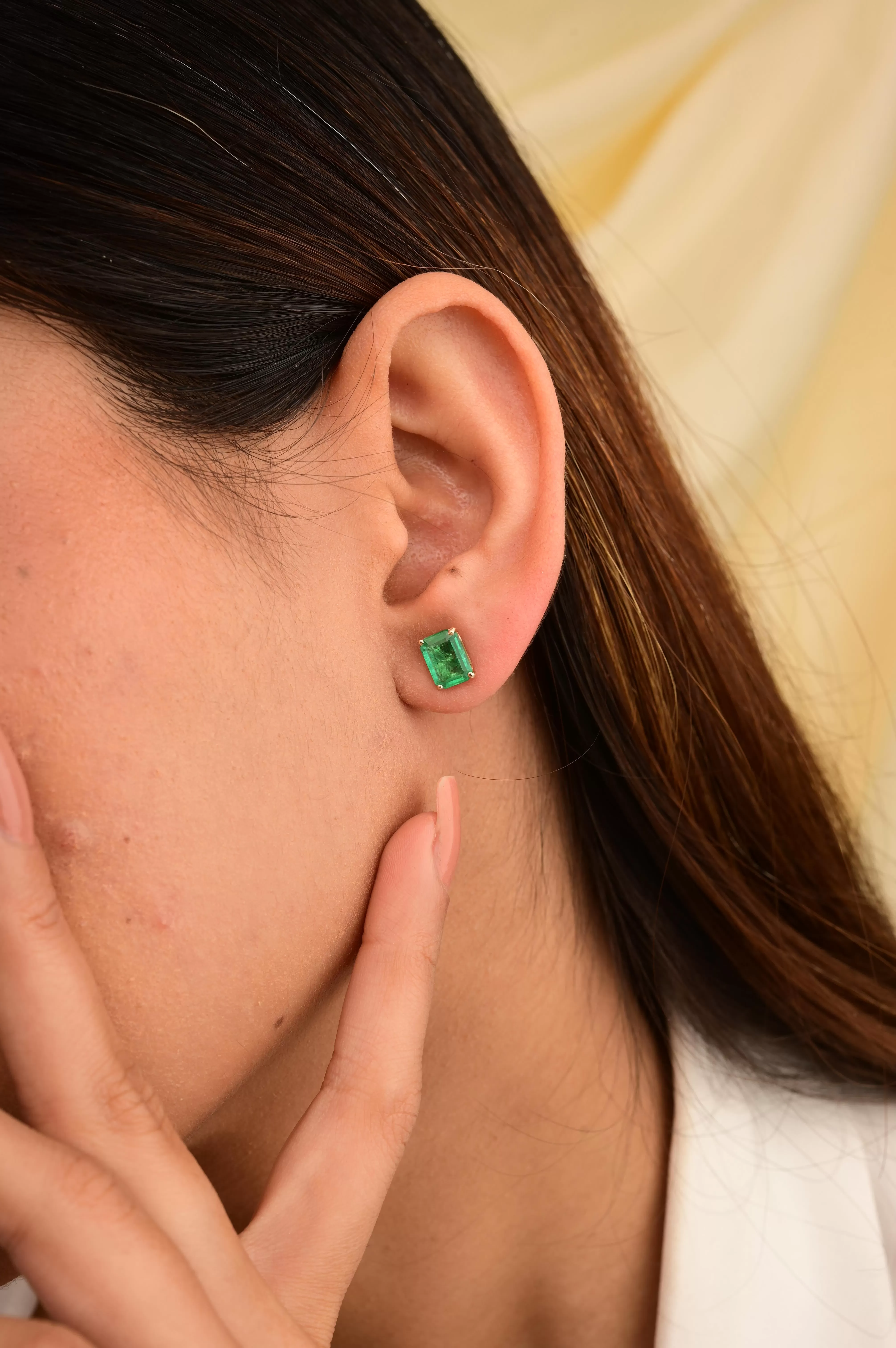 18K Solid Gold Emerald Gemstone Stud