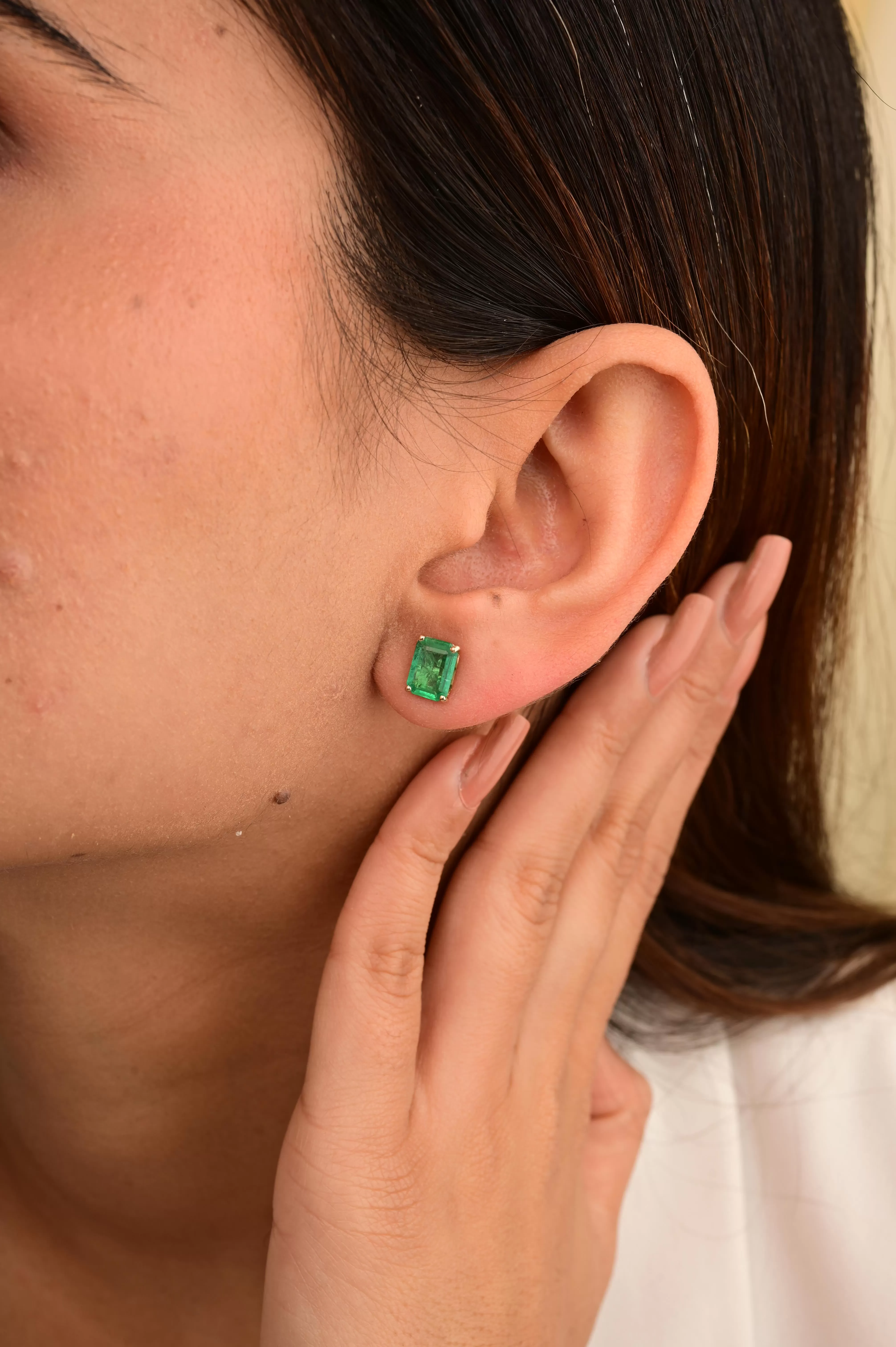 18K Solid Gold Emerald Gemstone Stud