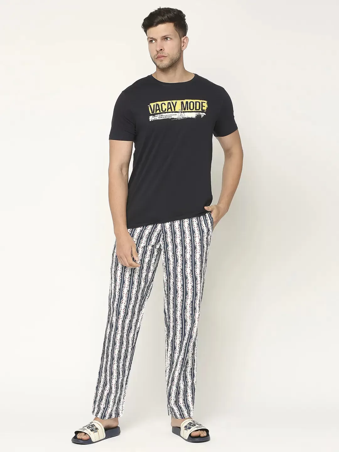 Men Premium Cotton Printed White Pyjama- UnderJeans by Spykar